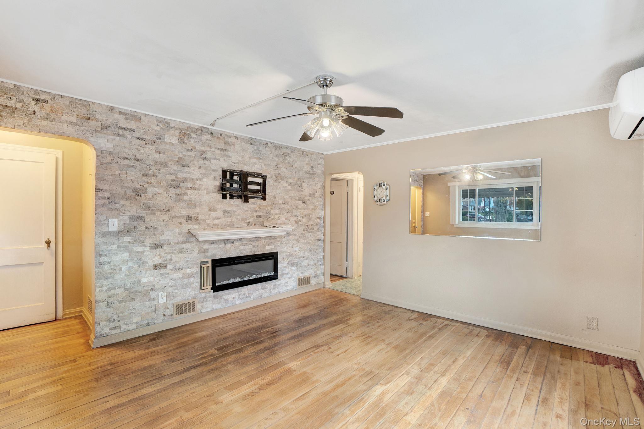 Single Family 130th  Queens, NY 11413, MLS-930732-7