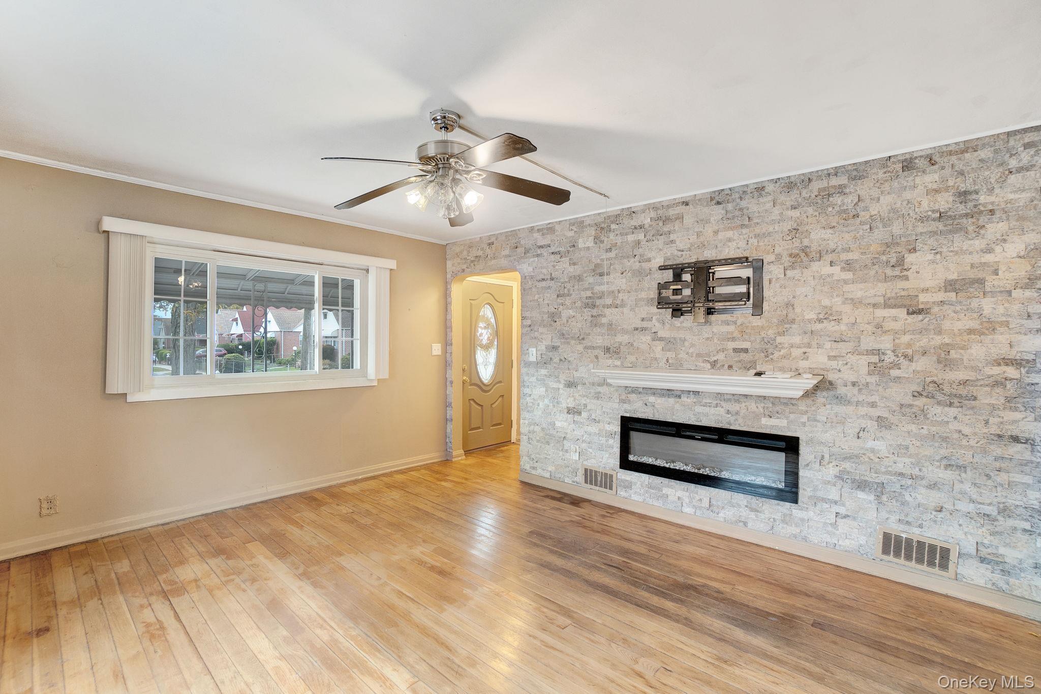 Single Family 130th  Queens, NY 11413, MLS-930732-8