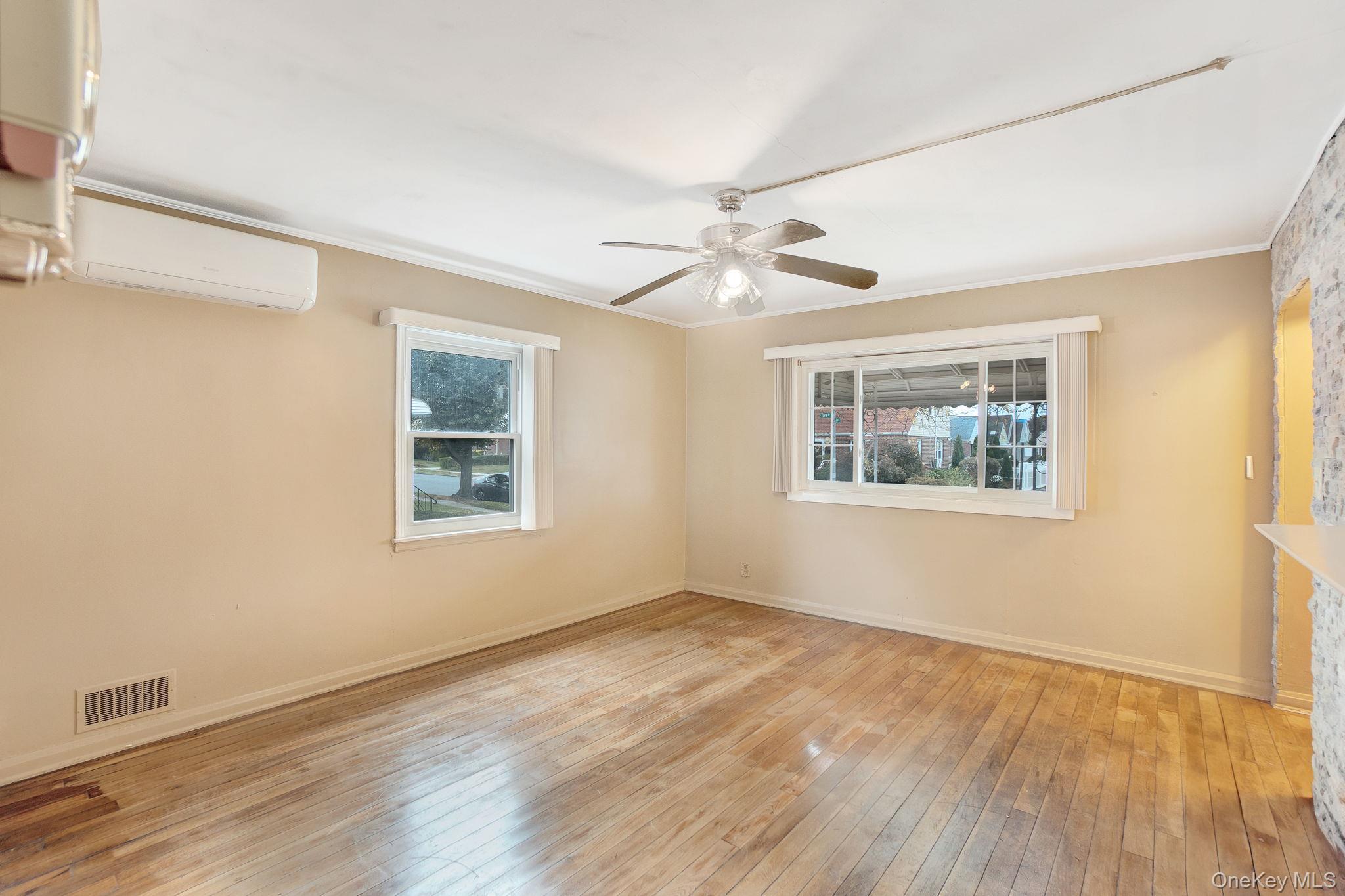 Single Family 130th  Queens, NY 11413, MLS-930732-9