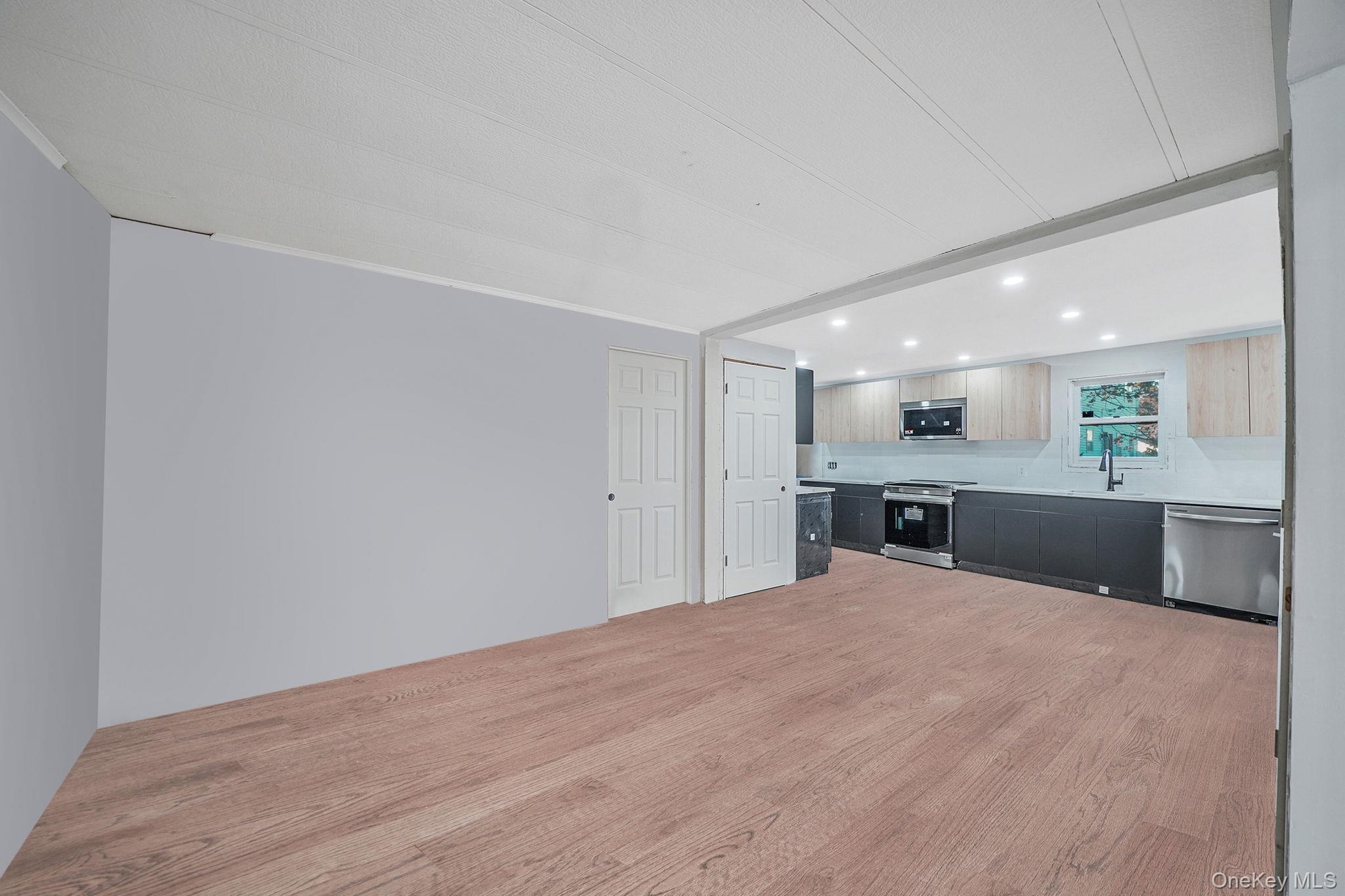 Single Family Erie  Suffolk County, NY 11741, MLS-930752-13