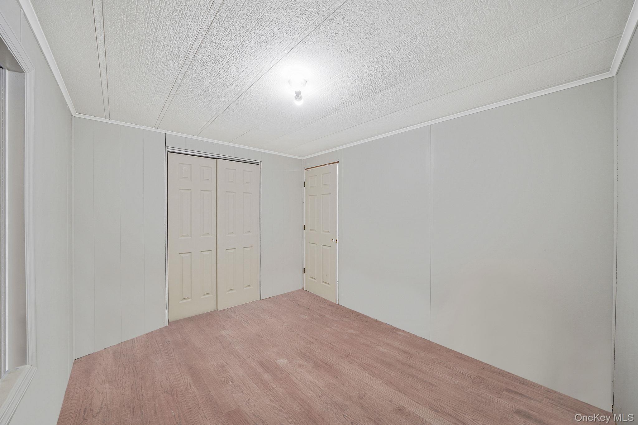 Single Family Erie  Suffolk County, NY 11741, MLS-930752-15