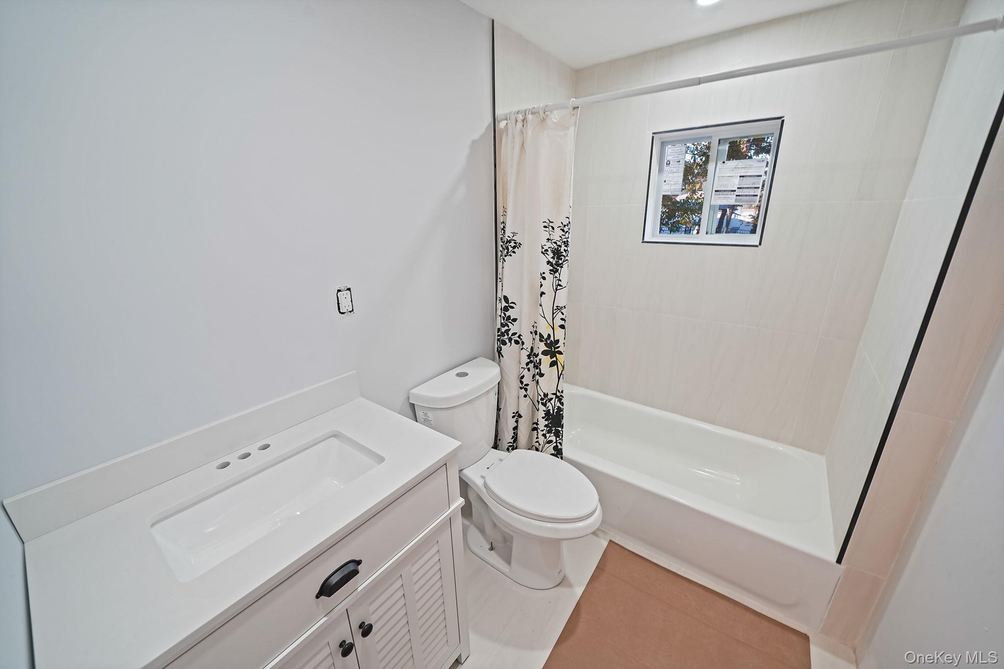 Single Family Erie  Suffolk County, NY 11741, MLS-930752-17