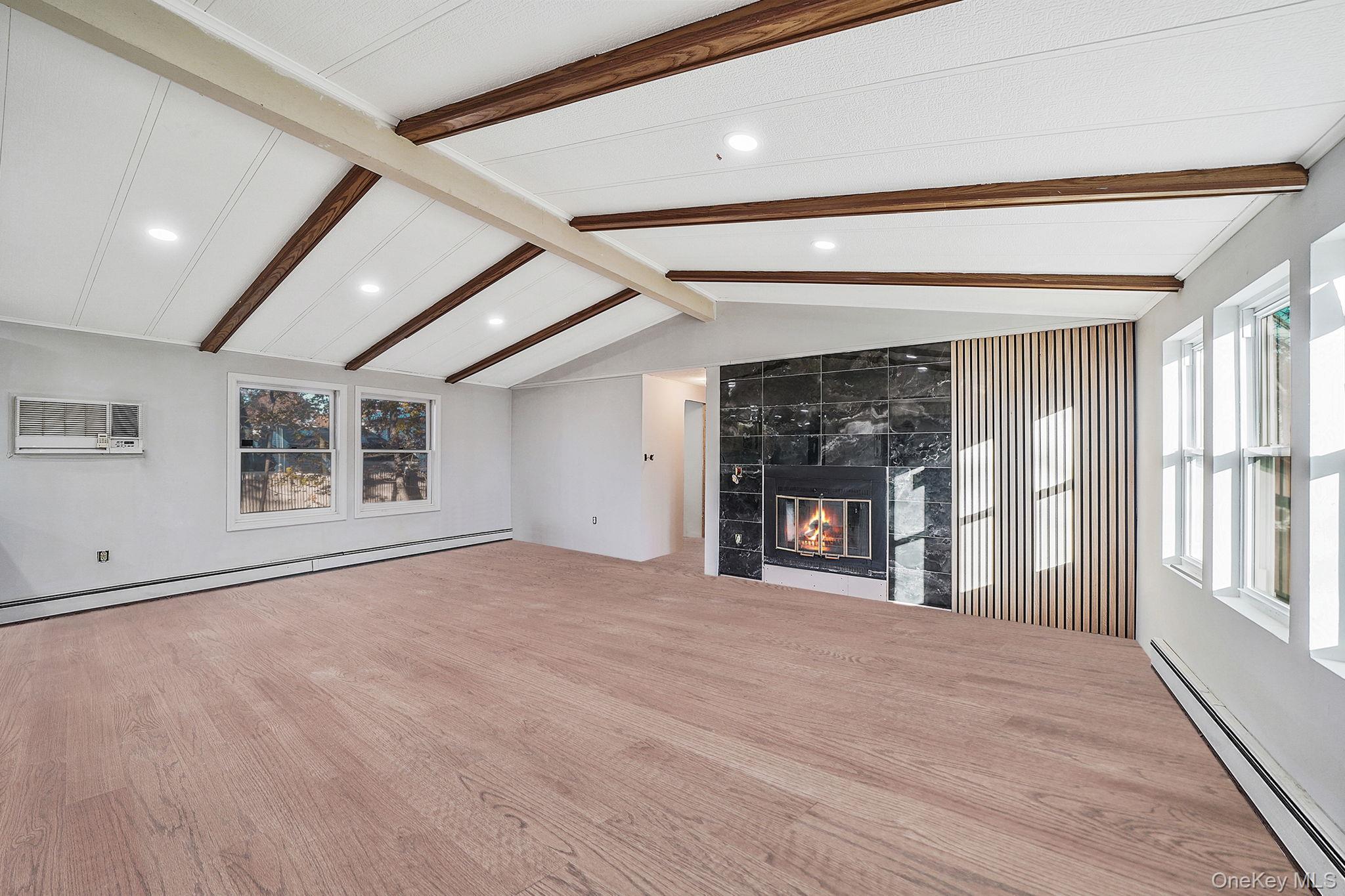 Single Family Erie  Suffolk County, NY 11741, MLS-930752-2