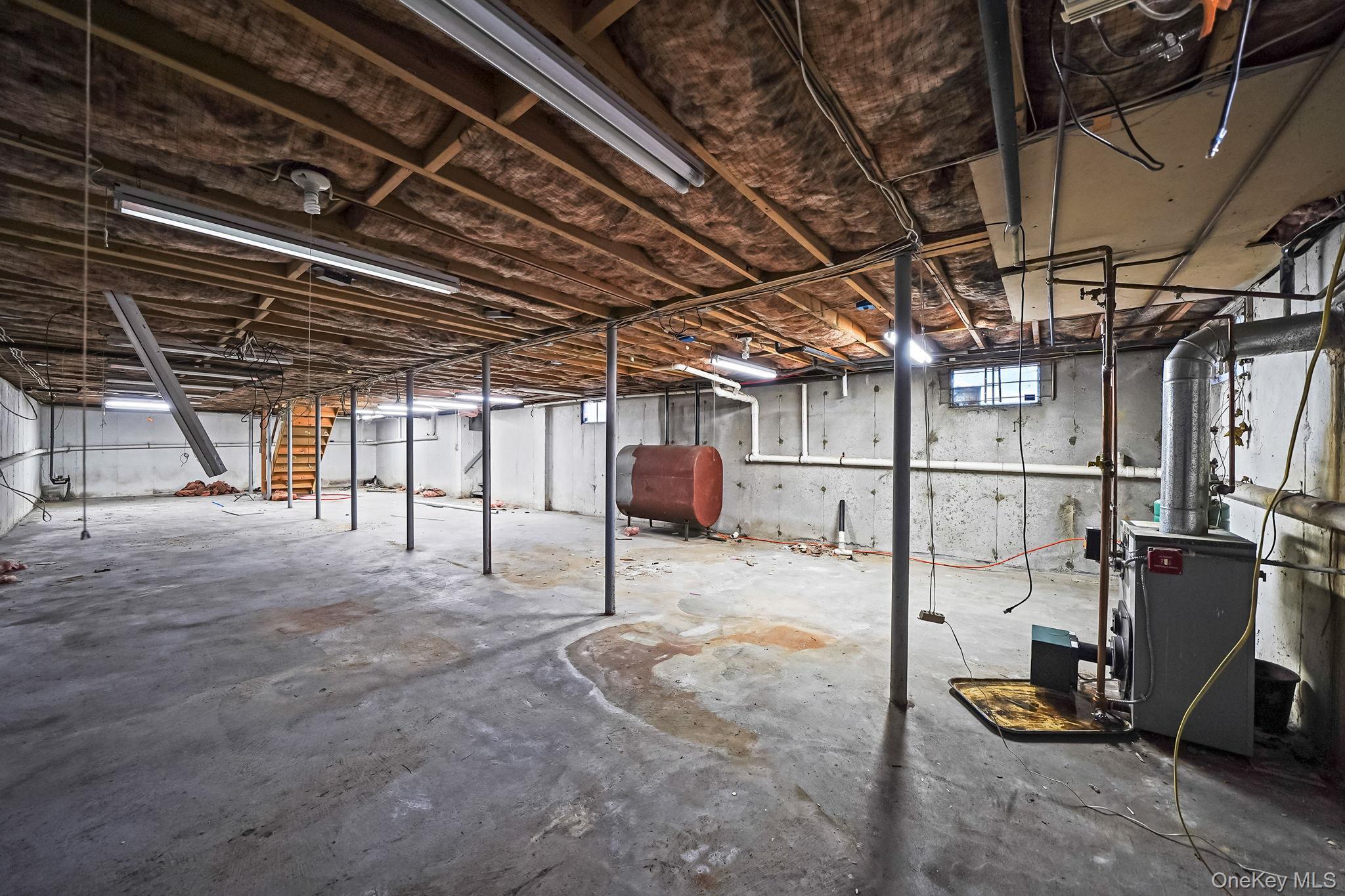 Single Family Erie  Suffolk County, NY 11741, MLS-930752-25