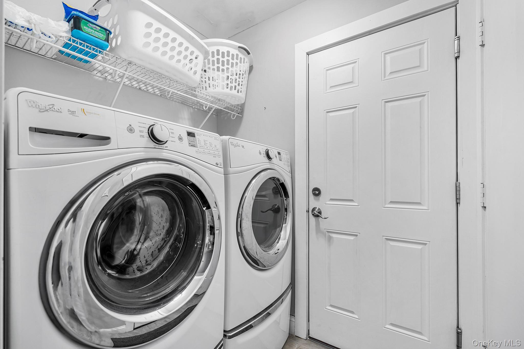 Single Family Hitching Post Nassau County, NY 11542, MLS-930753-28