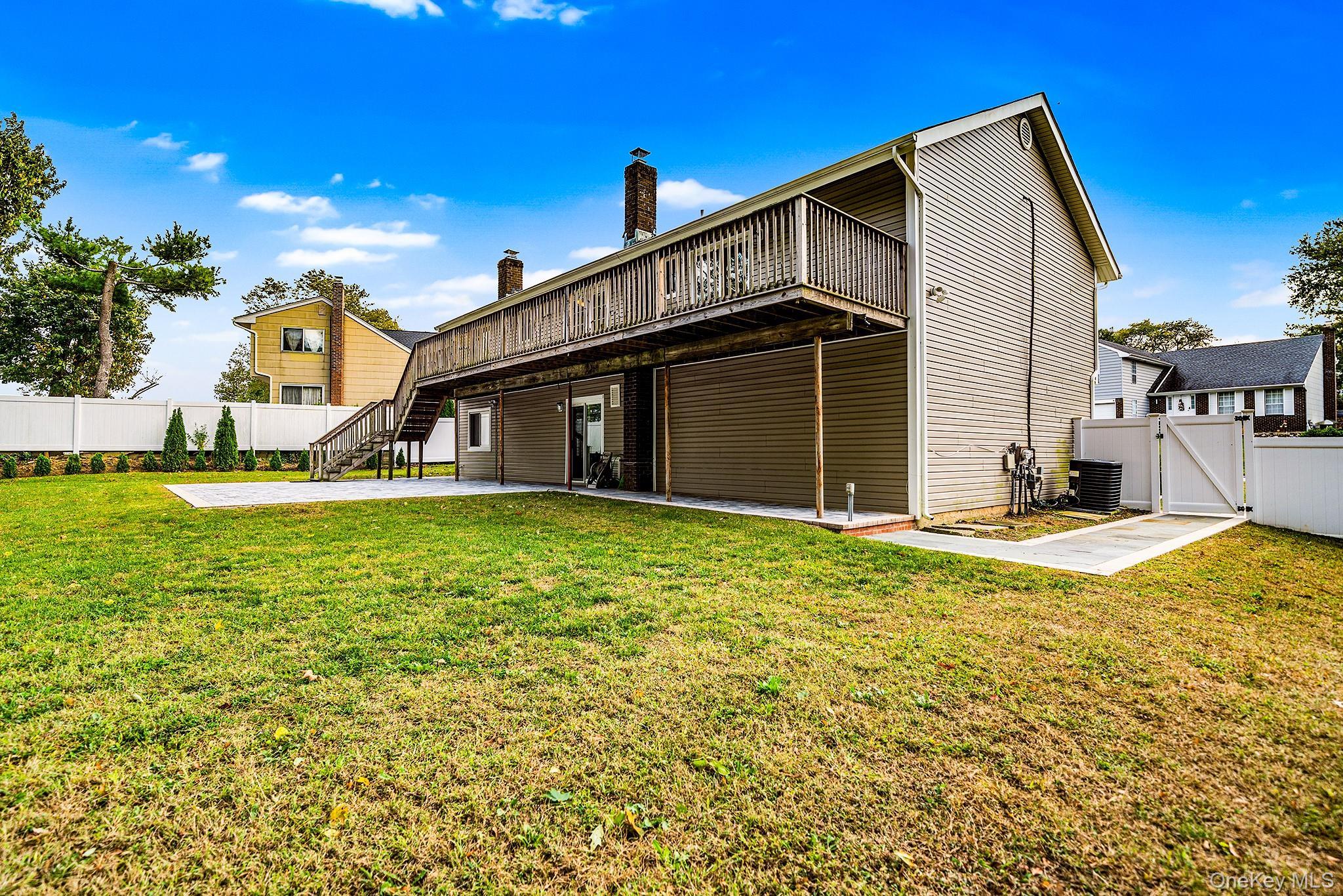 Single Family Hitching Post Nassau County, NY 11542, MLS-930753-32