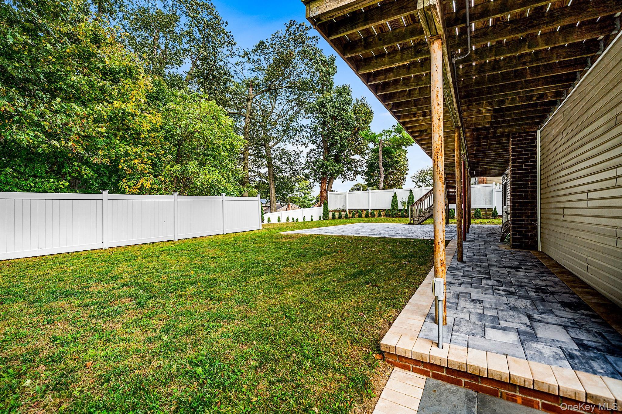 Single Family Hitching Post Nassau County, NY 11542, MLS-930753-35