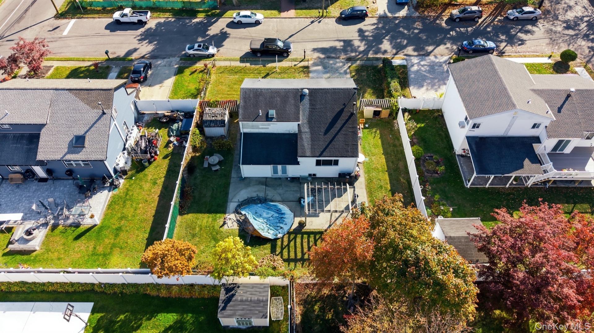 Single Family Date  Suffolk County, NY 11722, MLS-930765-2