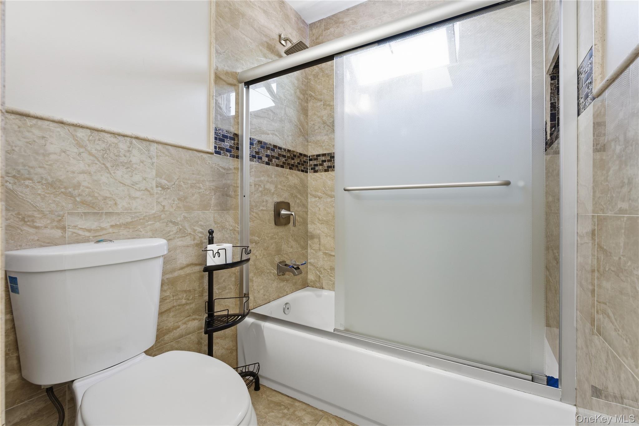 Single Family Date  Suffolk County, NY 11722, MLS-930765-5