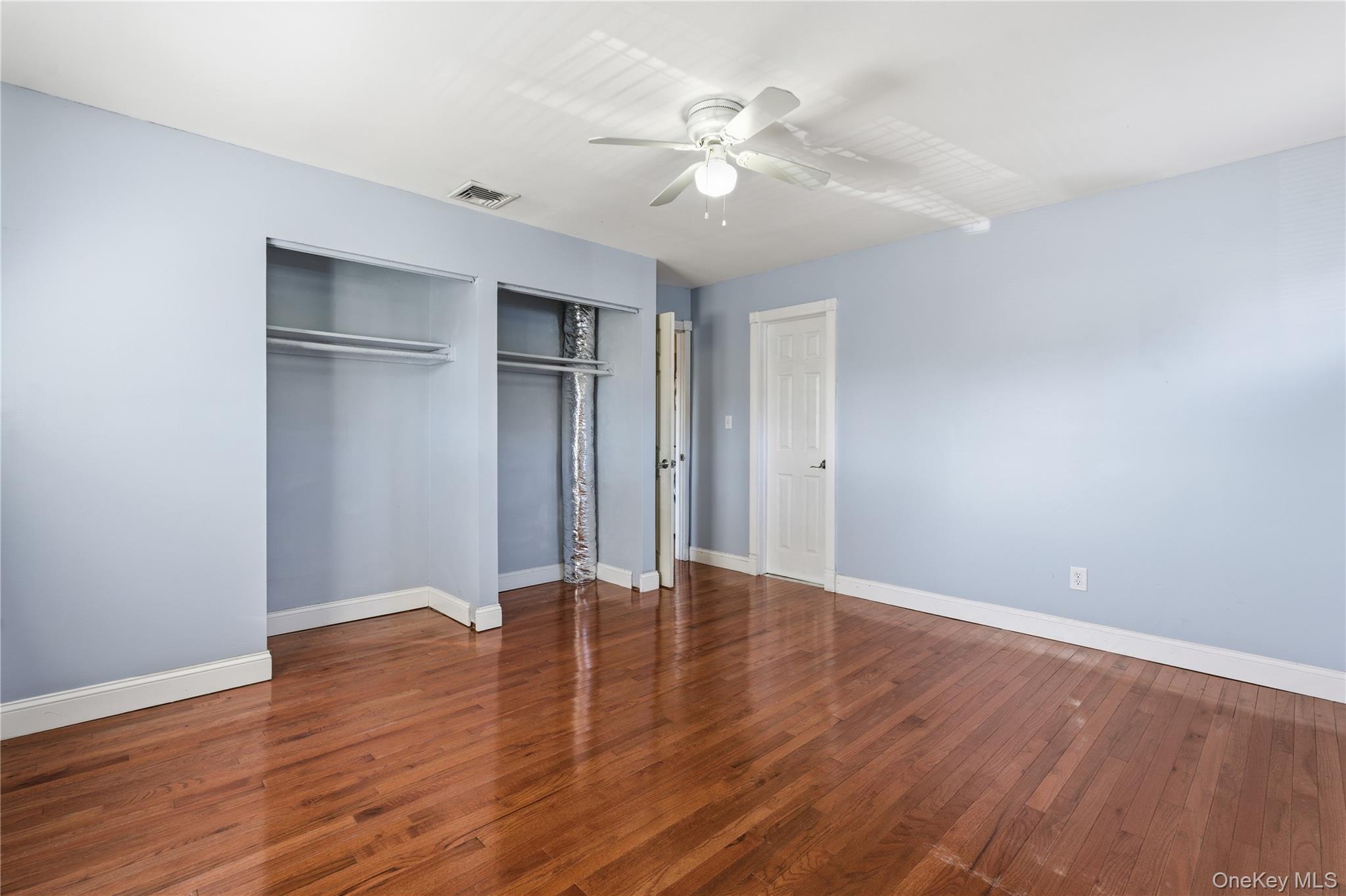 Single Family Date  Suffolk County, NY 11722, MLS-930765-9