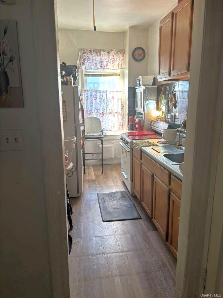 Coop Ave  Manhattan, NY 10033, MLS-930766-5