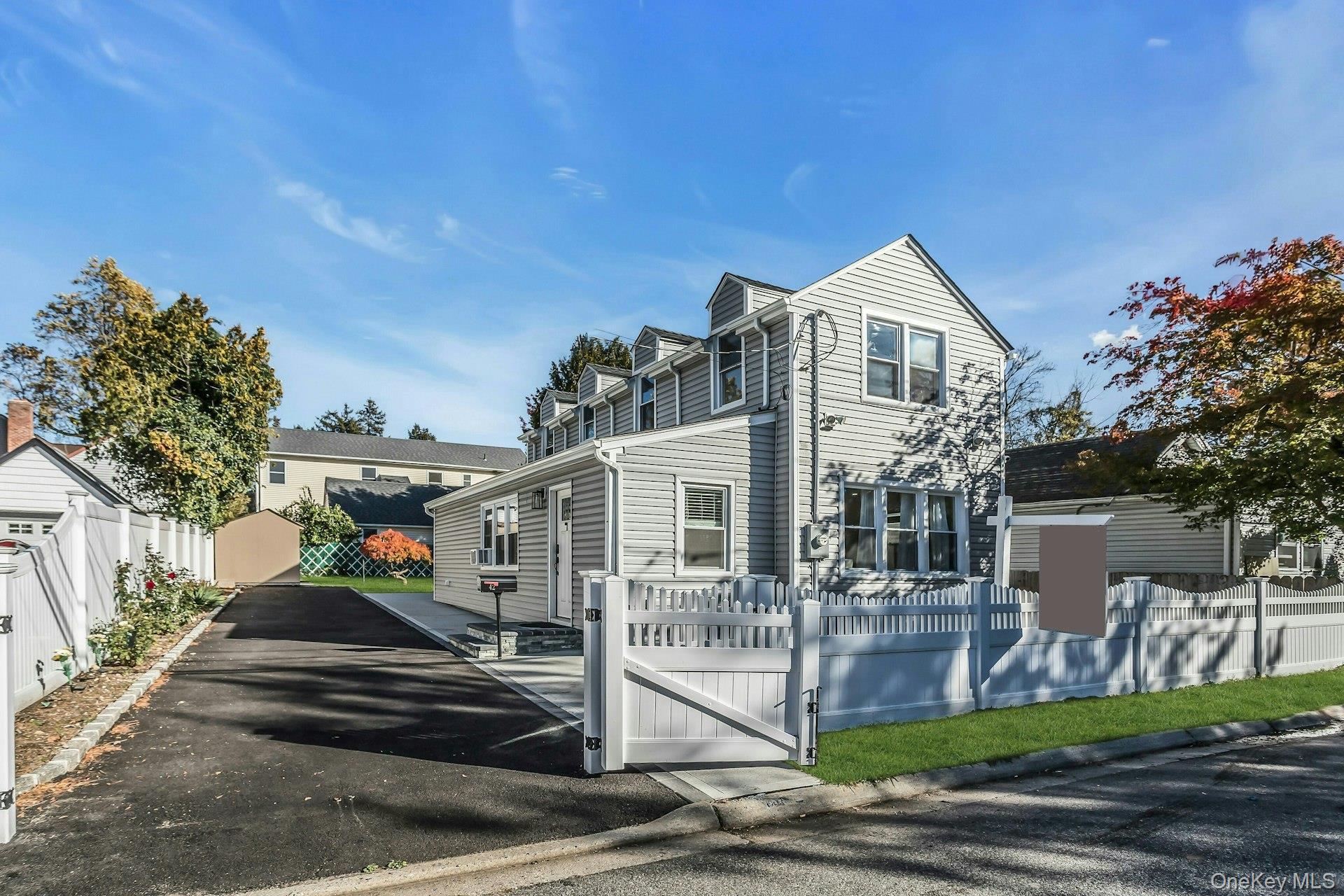 Single Family 13th  Nassau County, NY 11560, MLS-930778-2