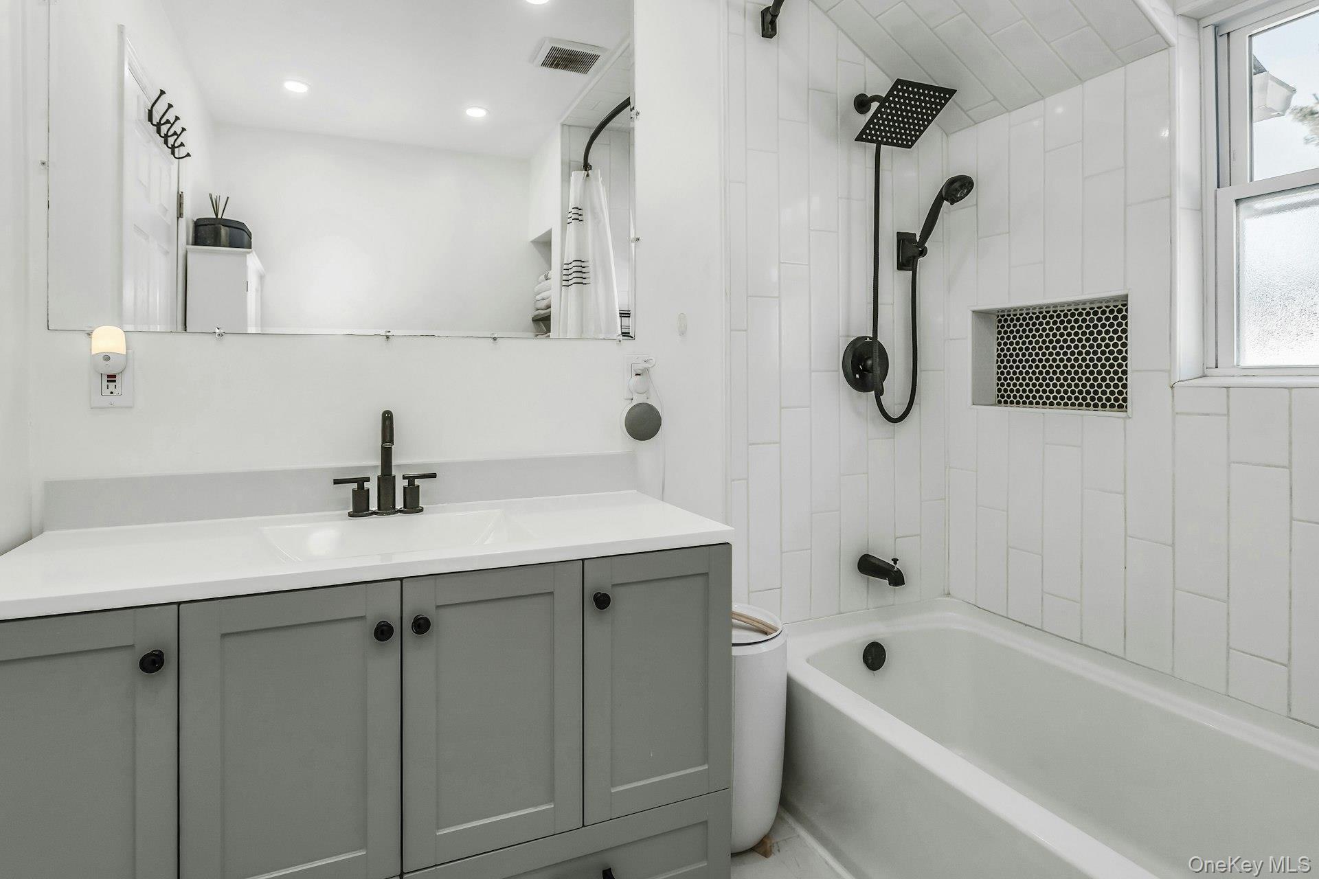 Single Family 13th  Nassau County, NY 11560, MLS-930778-23