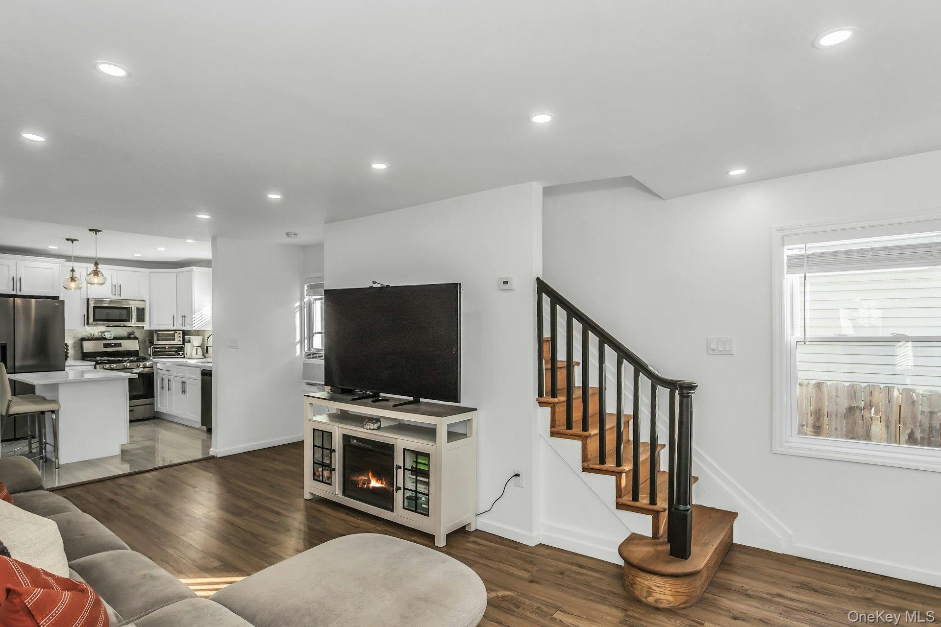 Single Family 13th  Nassau County, NY 11560, MLS-930778-9