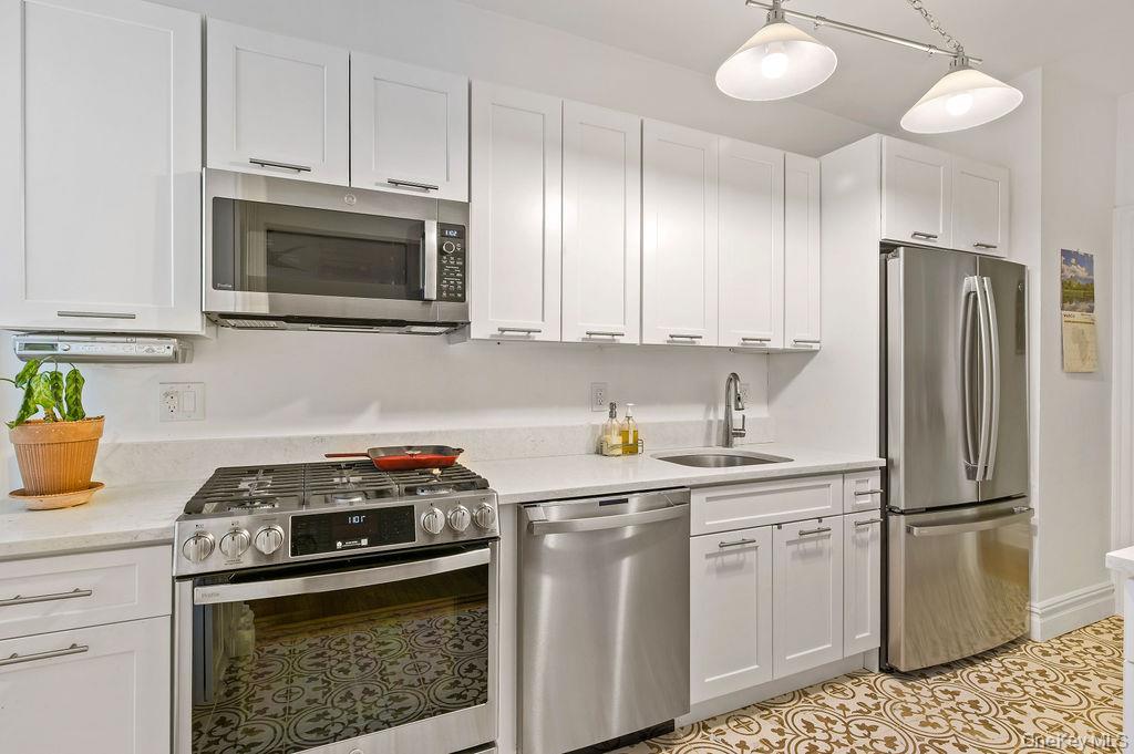 Coop Calton  Westchester County, NY 10804, MLS-930803-10