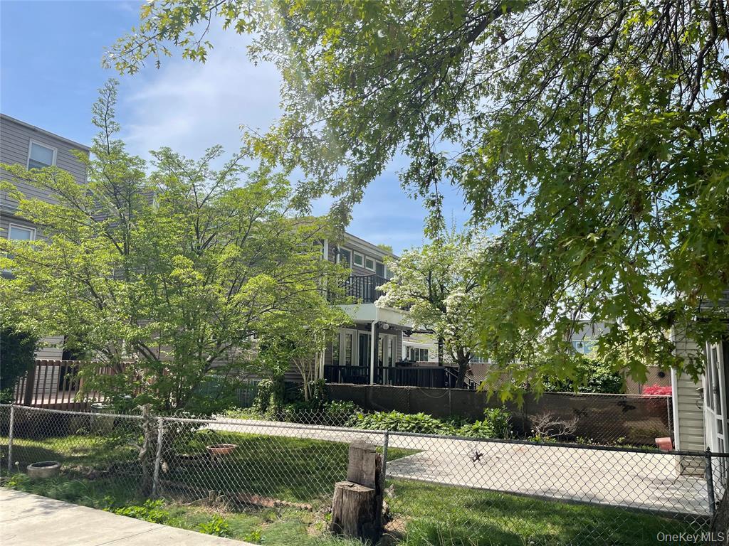 Single Family 88  Queens, NY 11426, MLS-930806-17