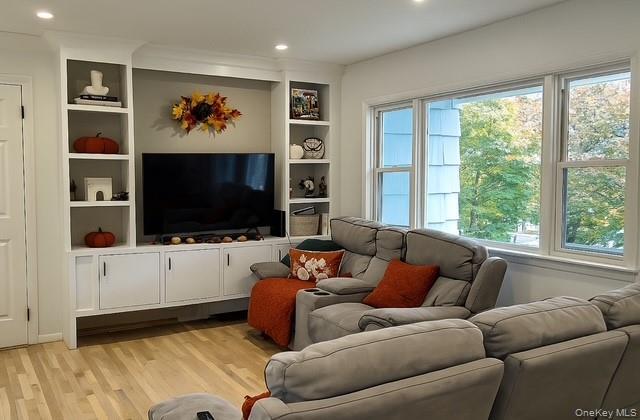 Single Family Mill  Suffolk County, NY 11901, MLS-930827-4