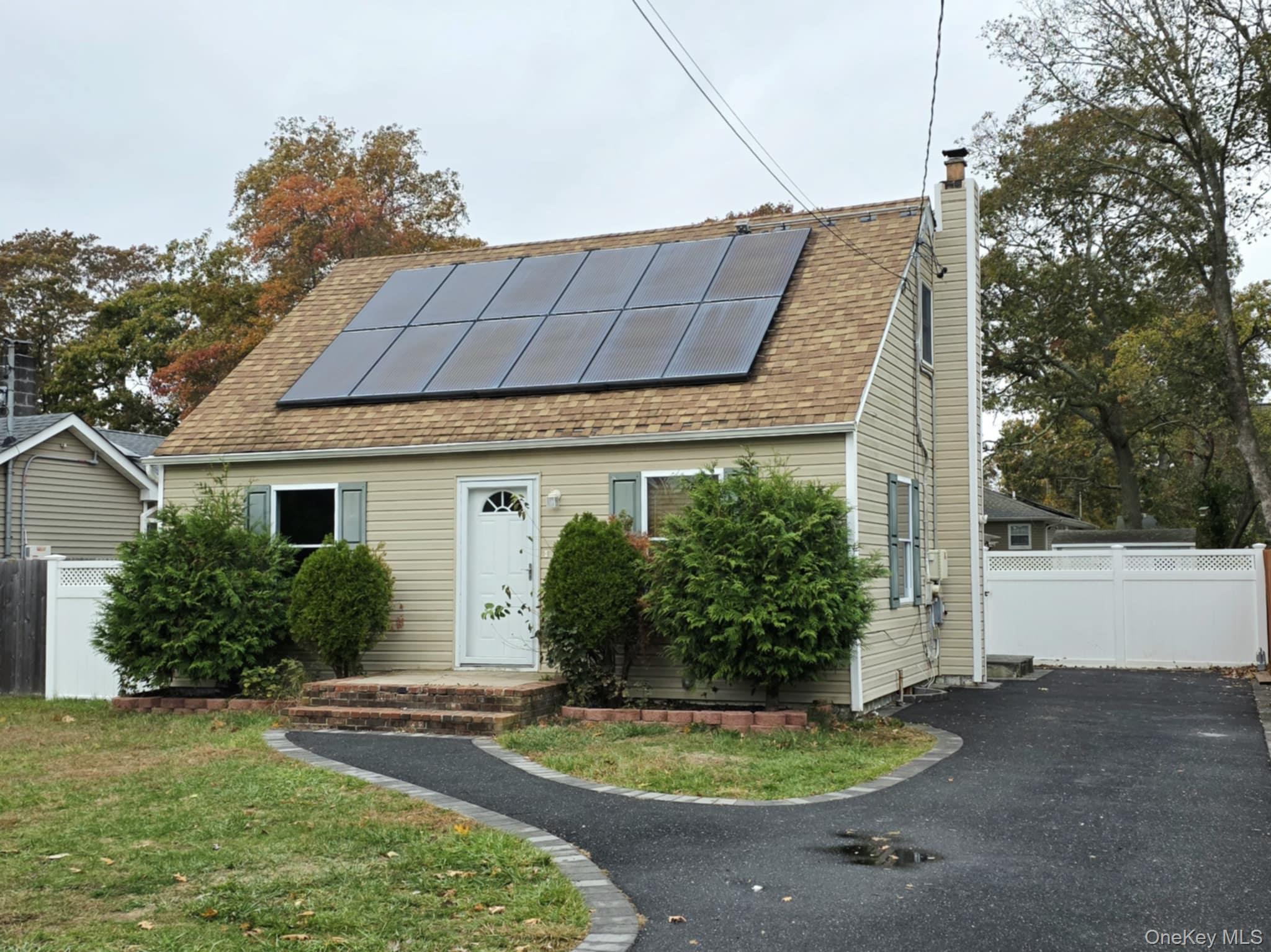 Single Family Commack Suffolk County, NY 11967, MLS-930856-2