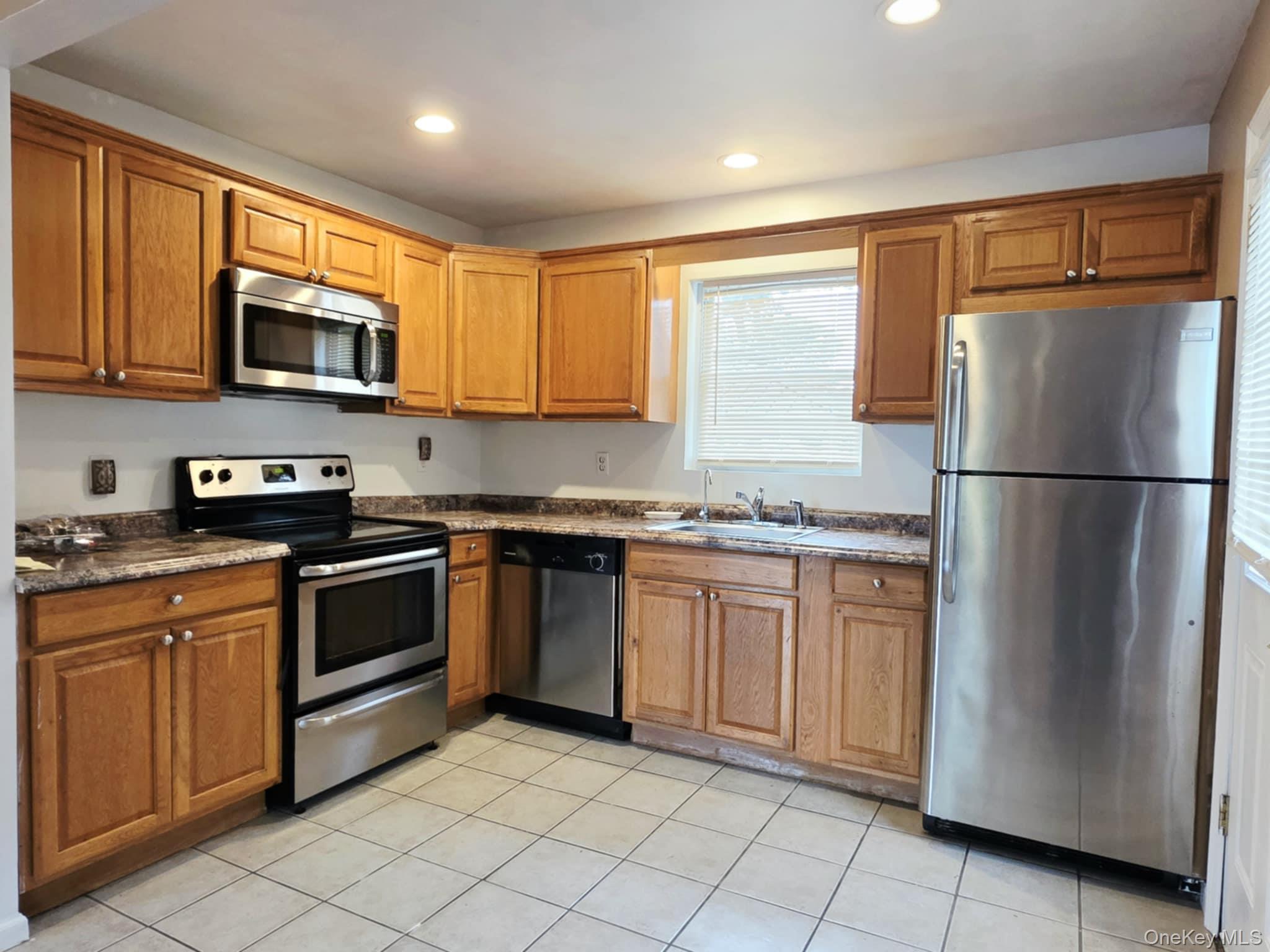 Single Family Commack Suffolk County, NY 11967, MLS-930856-7