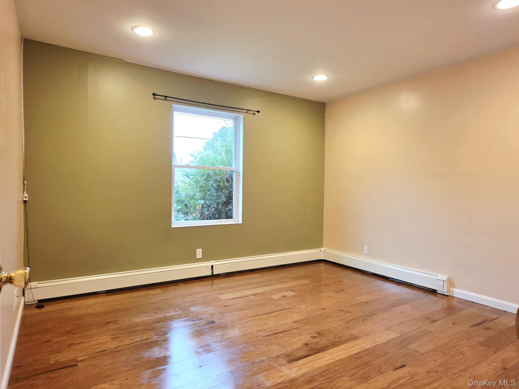 Single Family Commack Suffolk County, NY 11967, MLS-930856-8