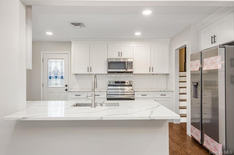 Single Family Gillette Suffolk County, NY 11772, MLS-930859-18