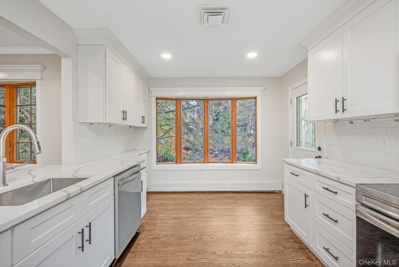 Single Family Gillette Suffolk County, NY 11772, MLS-930859-21