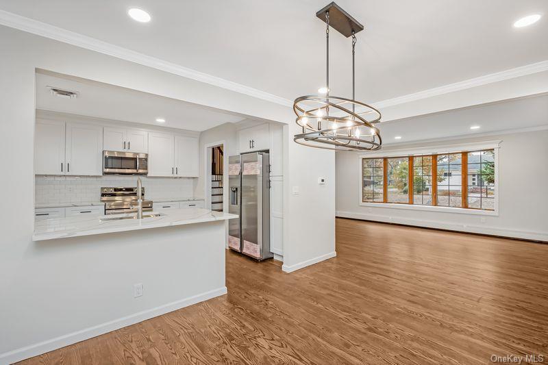 Single Family Gillette Suffolk County, NY 11772, MLS-930859-24