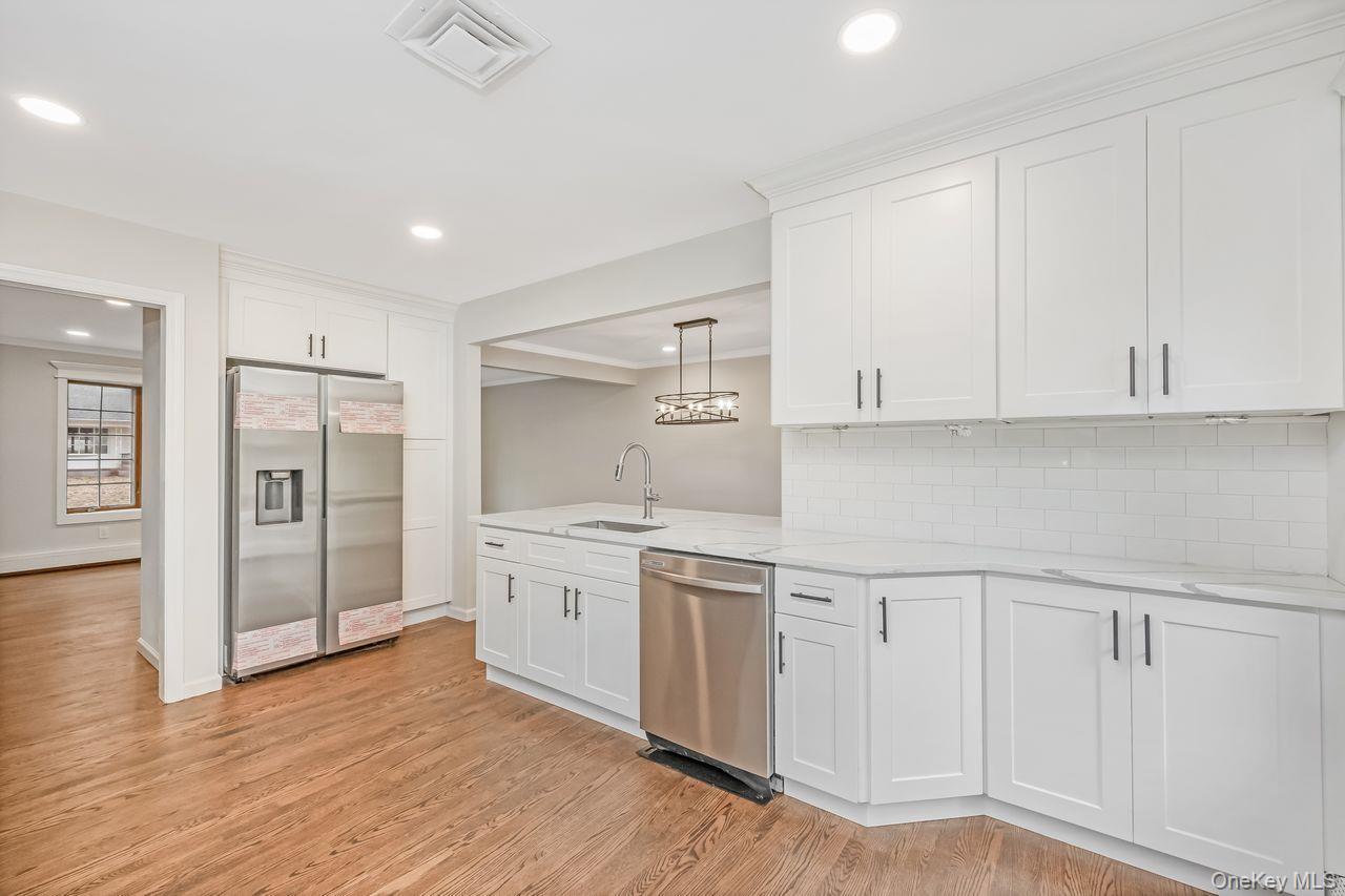 Single Family Gillette Suffolk County, NY 11772, MLS-930859-27