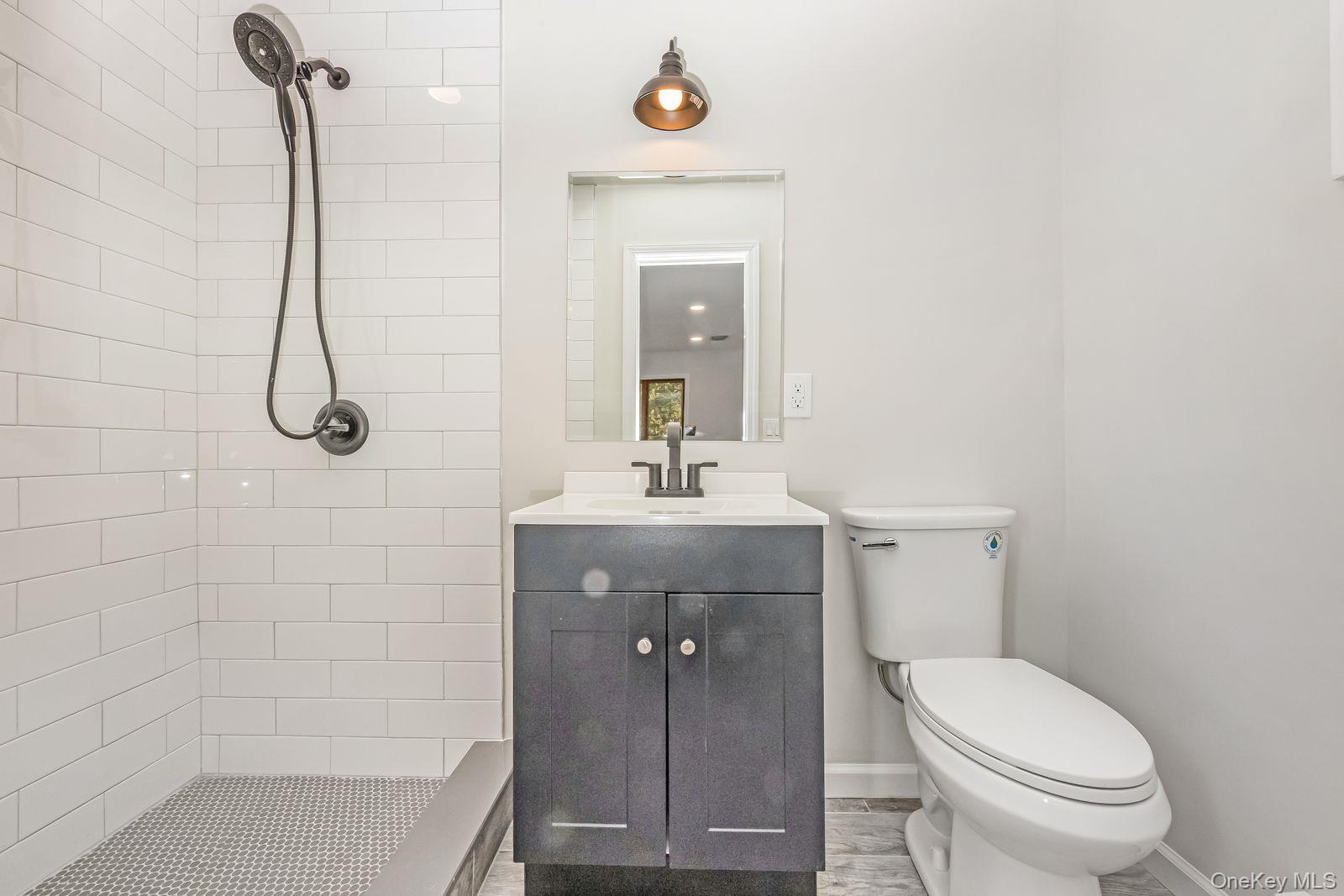 Single Family Gillette Suffolk County, NY 11772, MLS-930859-36