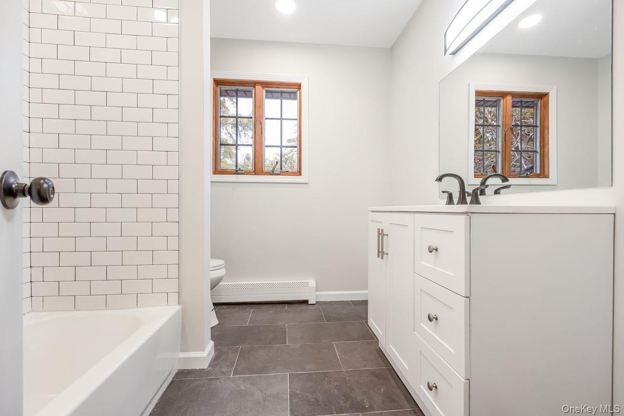 Single Family Gillette Suffolk County, NY 11772, MLS-930859-42