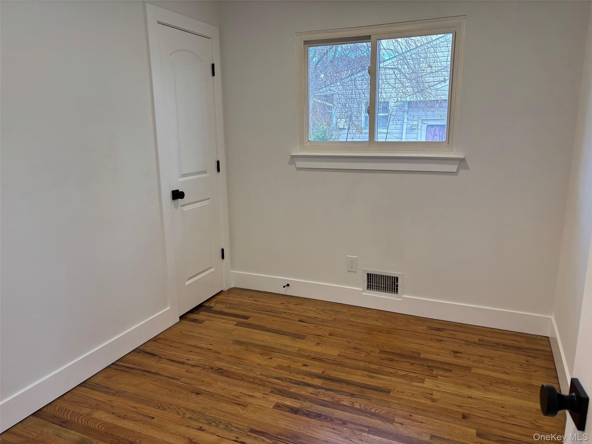 Single Family Loop  Suffolk County, NY 11782, MLS-930881-26