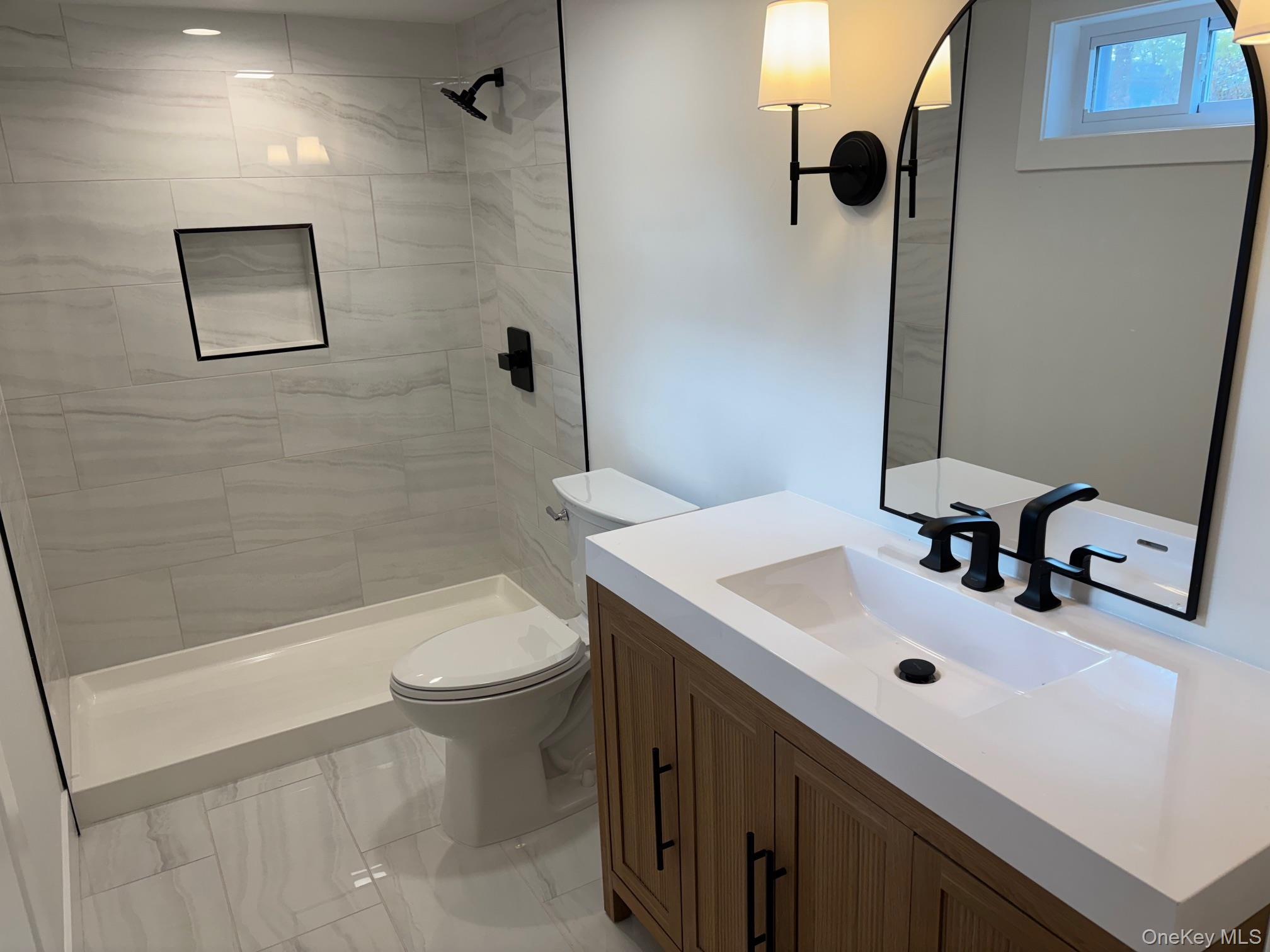 Single Family Loop  Suffolk County, NY 11782, MLS-930881-30