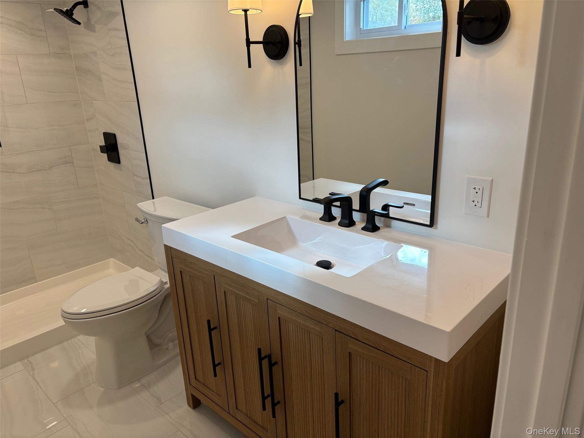 Single Family Loop  Suffolk County, NY 11782, MLS-930881-31