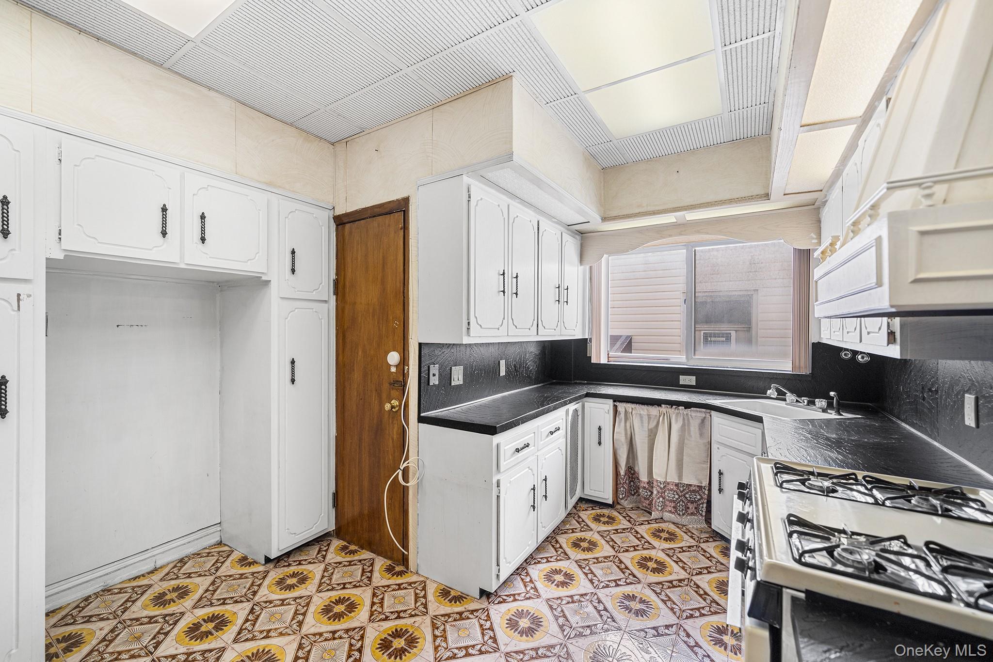 Single Family 10th  Brooklyn, NY 11219, MLS-930888-13