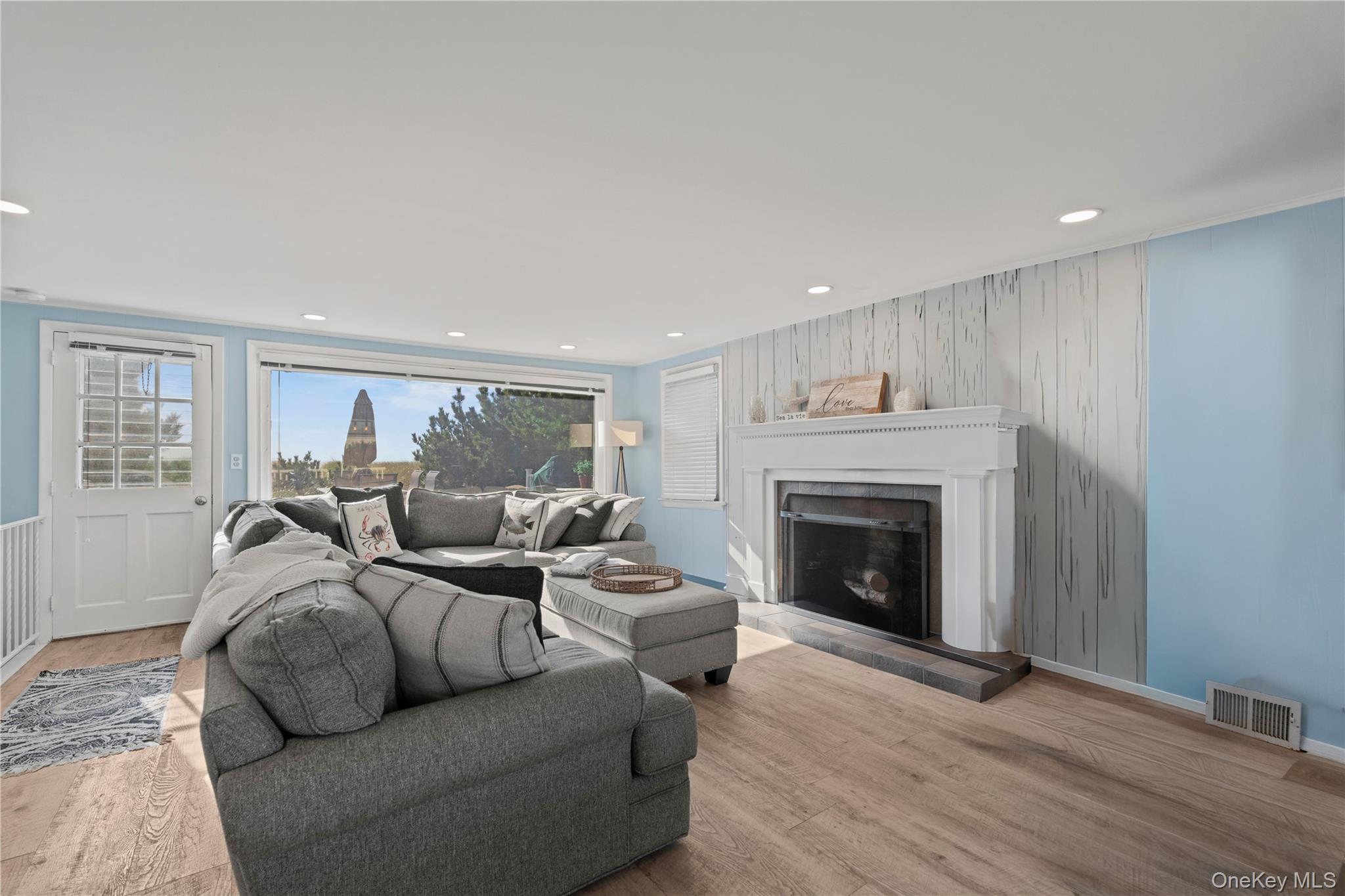 Single Family Dune Suffolk County, NY 11977, MLS-930904-11