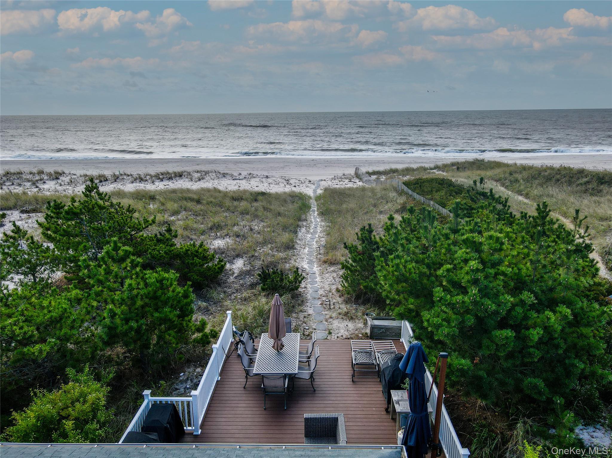 Single Family Dune Suffolk County, NY 11977, MLS-930904-5