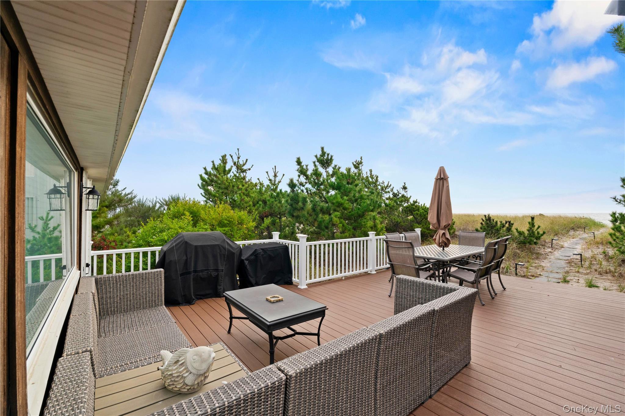 Single Family Dune Suffolk County, NY 11977, MLS-930904-9