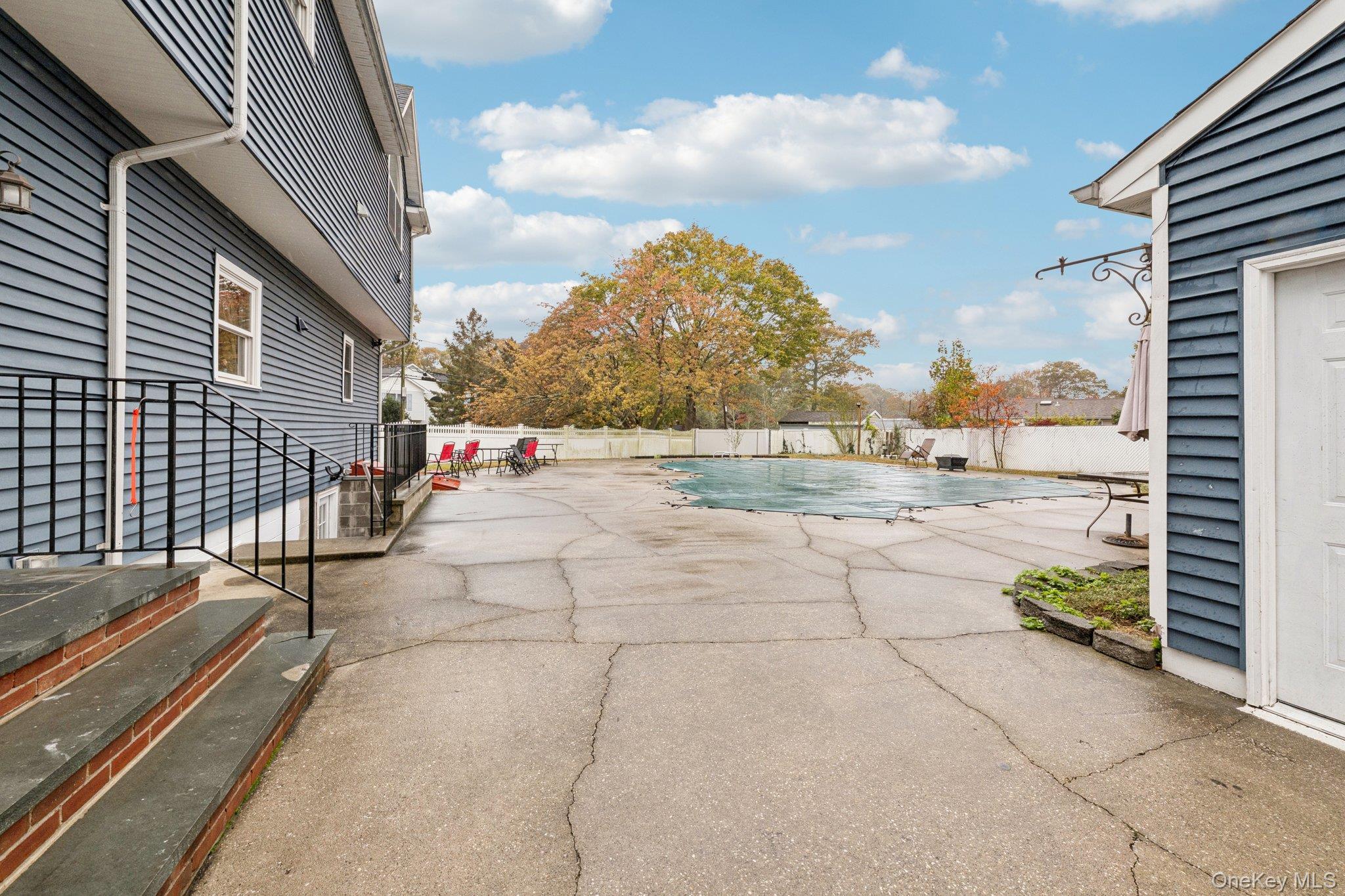 Single Family Steuben  Suffolk County, NY 11767, MLS-930913-27