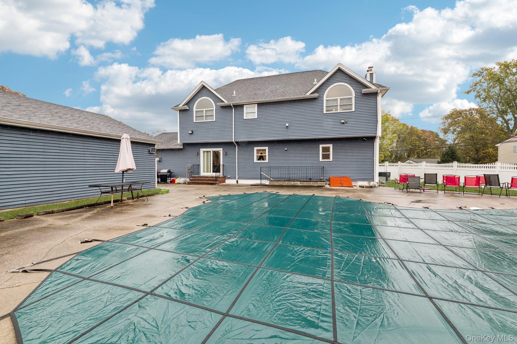 Single Family Steuben  Suffolk County, NY 11767, MLS-930913-28