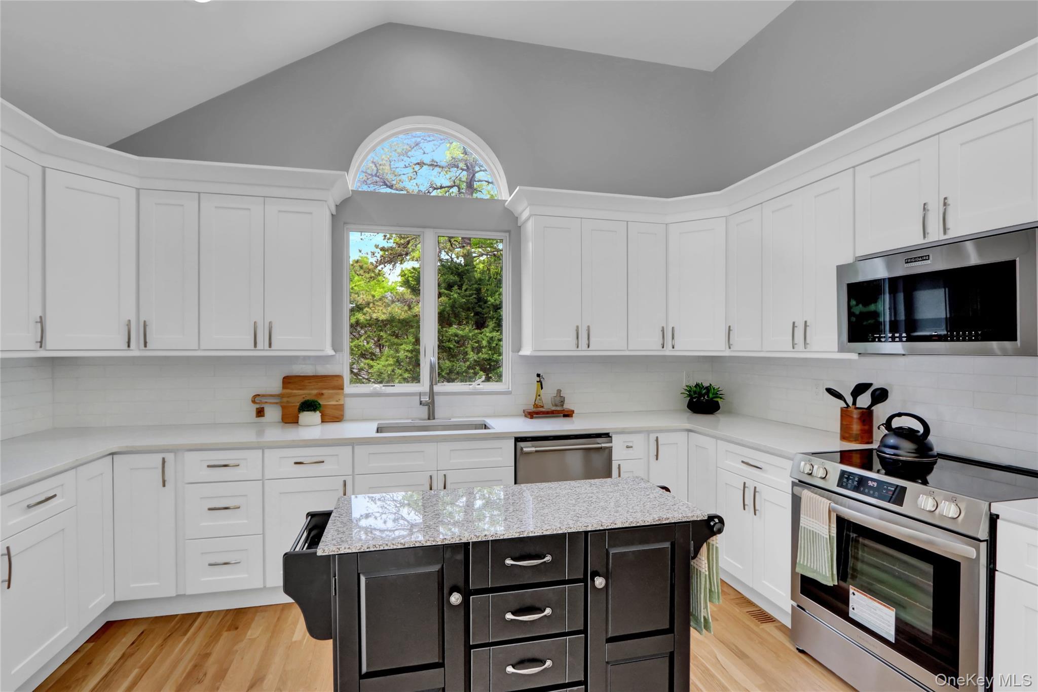 Single Family Red Creek Suffolk County, NY 11946, MLS-930929-15