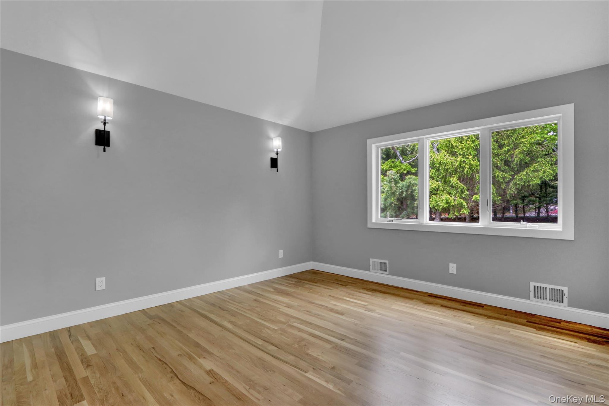 Single Family Red Creek Suffolk County, NY 11946, MLS-930929-28