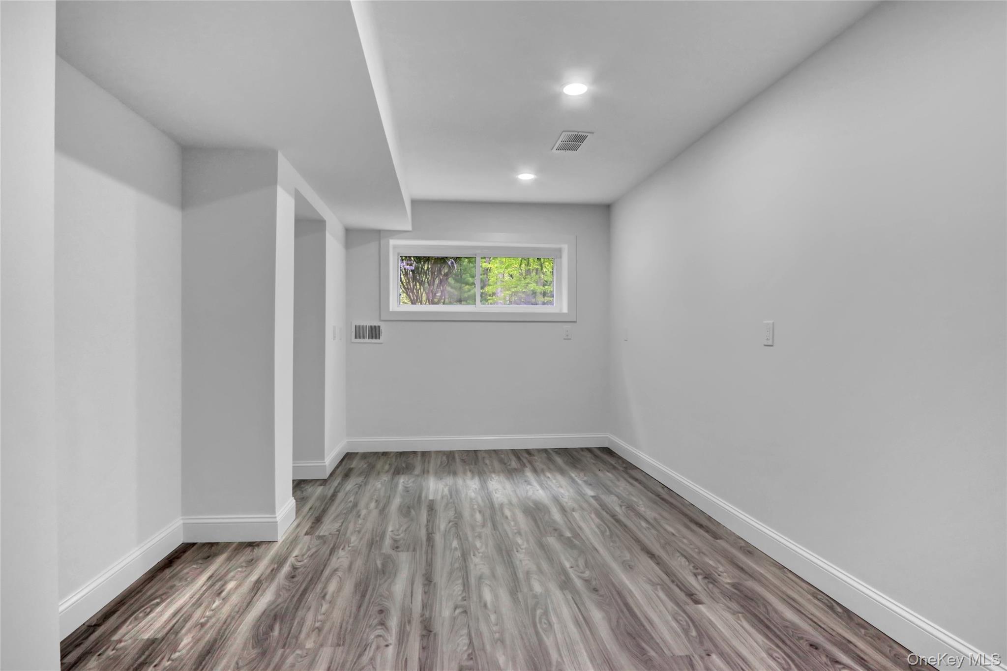 Single Family Red Creek Suffolk County, NY 11946, MLS-930929-33