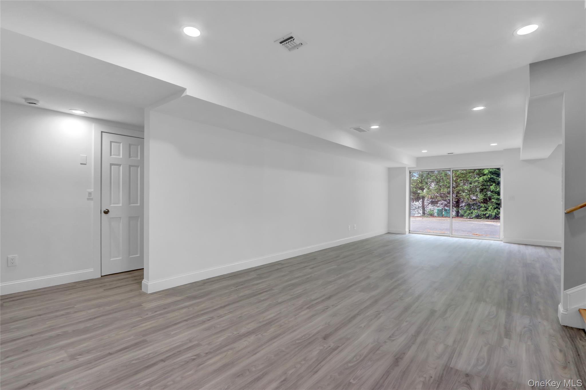 Single Family Red Creek Suffolk County, NY 11946, MLS-930929-34