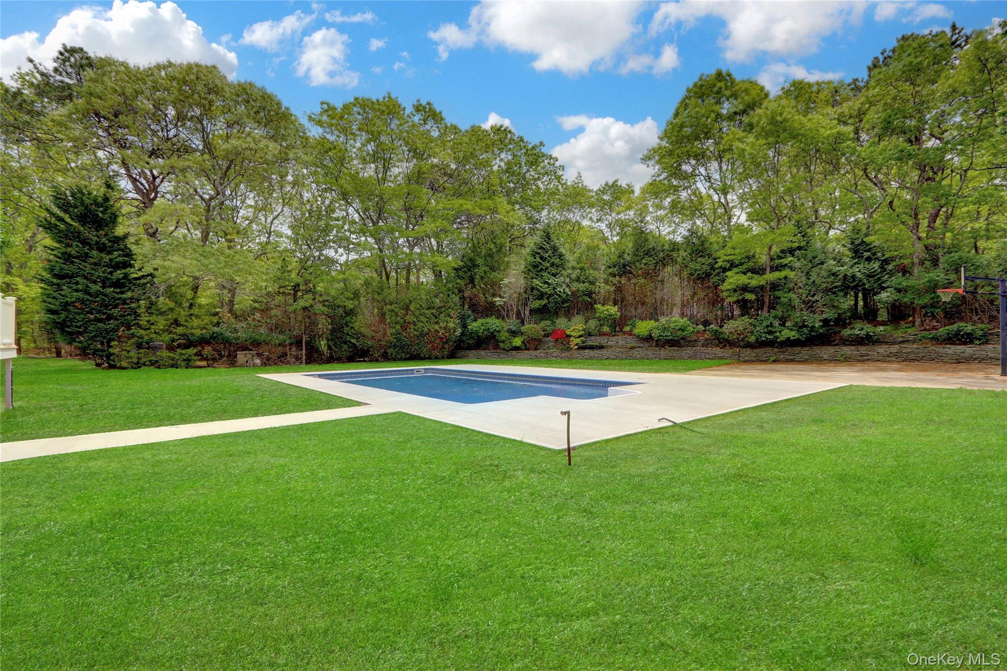 Single Family Red Creek Suffolk County, NY 11946, MLS-930929-35