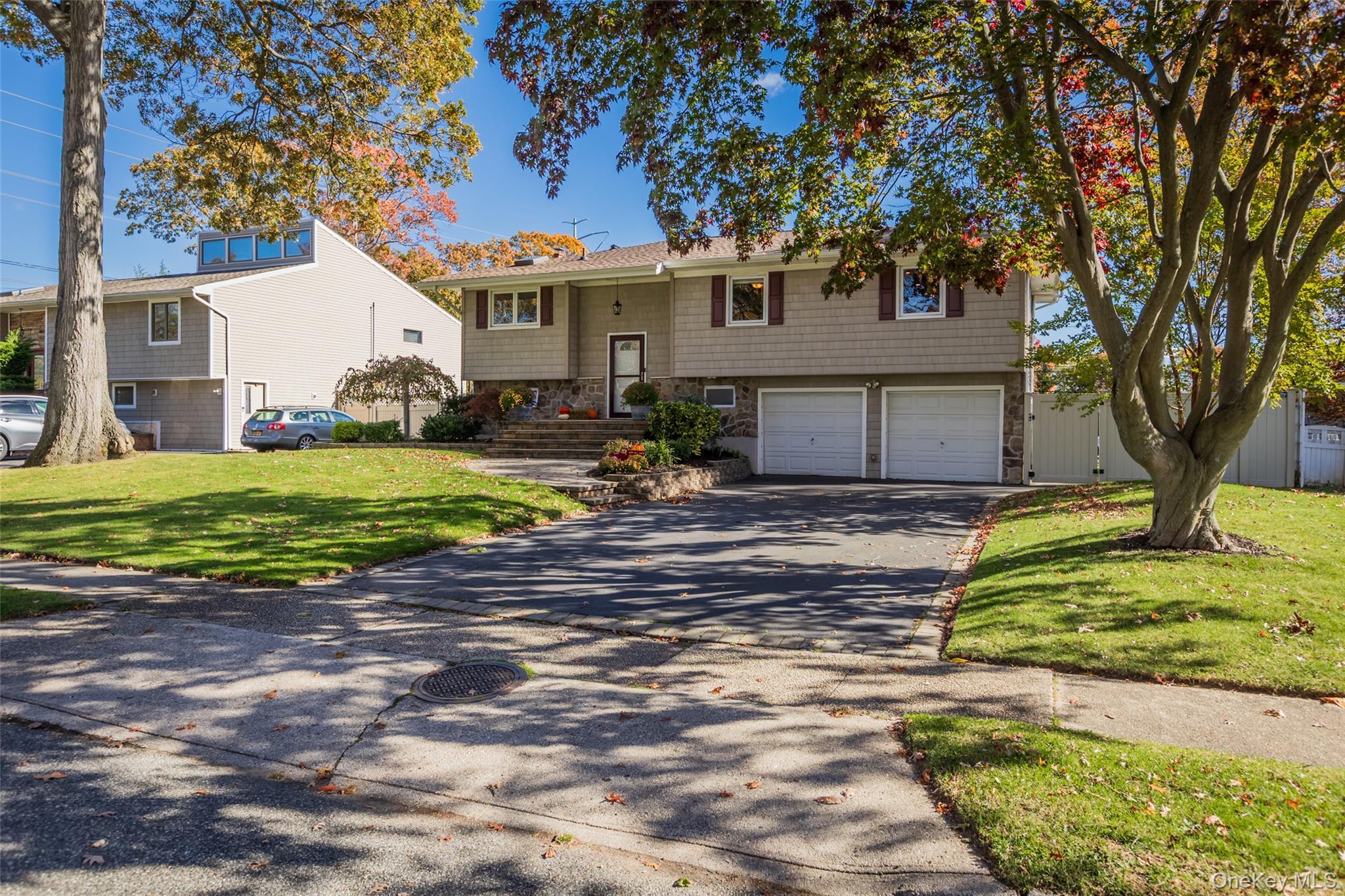 Single Family Mohegan  Suffolk County, NY 11725, MLS-930968-2