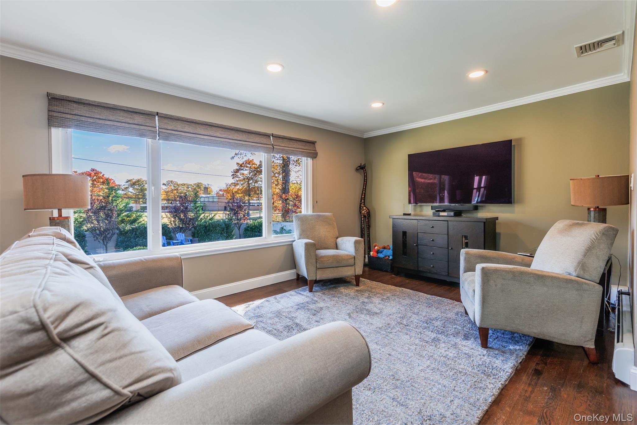 Single Family Mohegan  Suffolk County, NY 11725, MLS-930968-4