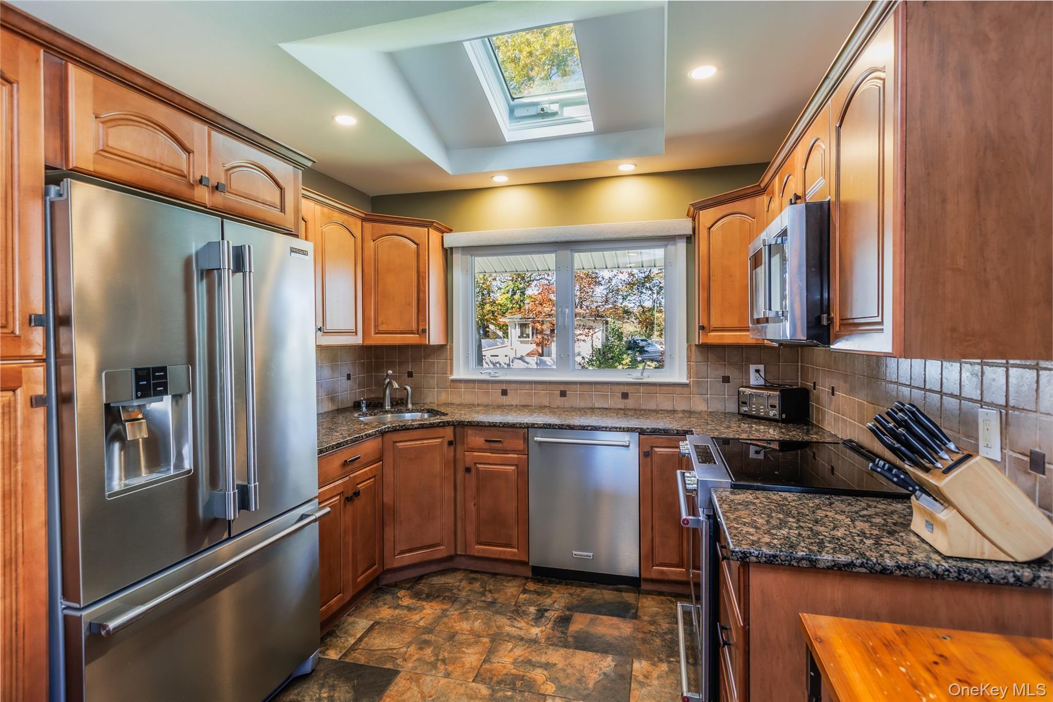 Single Family Mohegan  Suffolk County, NY 11725, MLS-930968-7