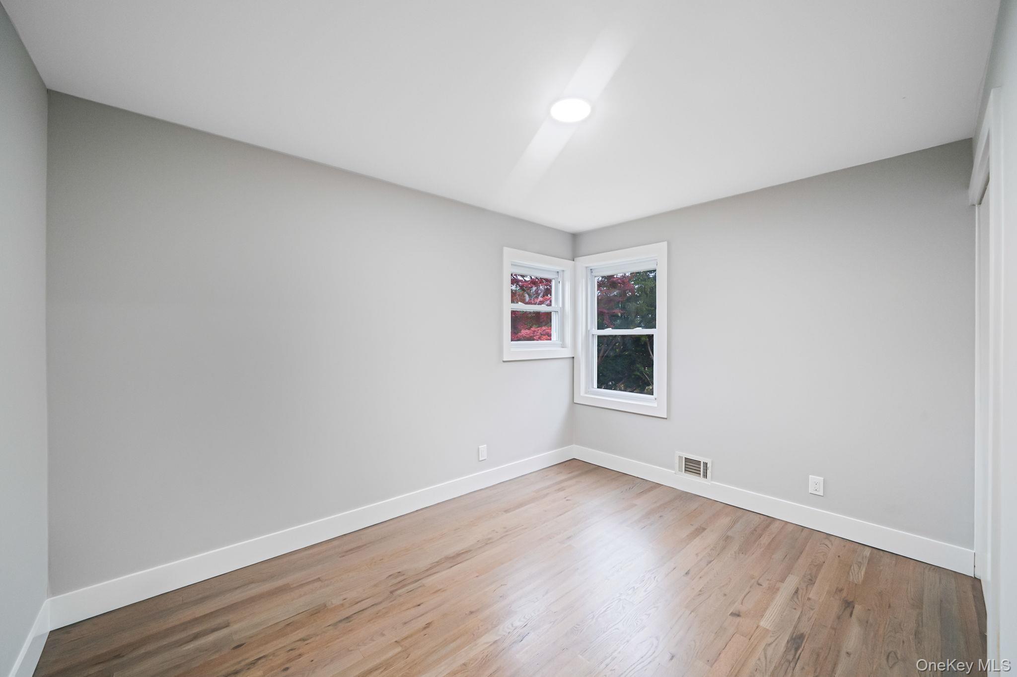 Single Family Macdonald Suffolk County, NY 11713, MLS-930969-17