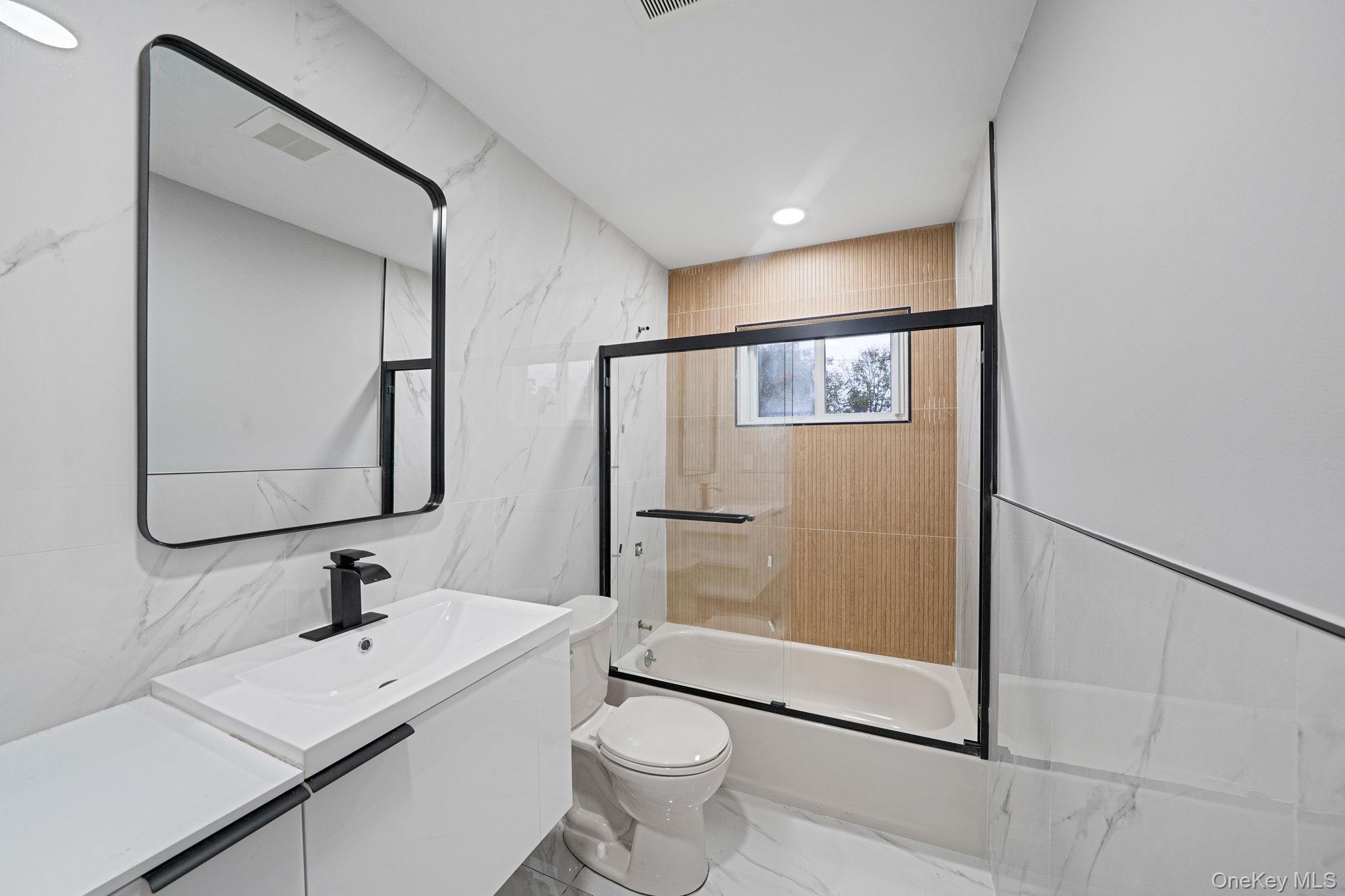 Single Family Macdonald Suffolk County, NY 11713, MLS-930969-19