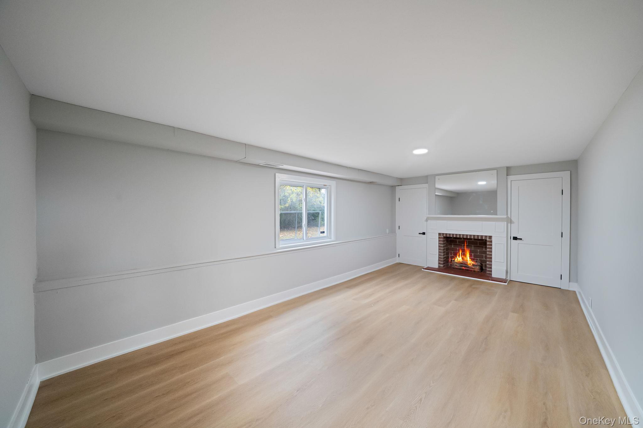 Single Family Macdonald Suffolk County, NY 11713, MLS-930969-21